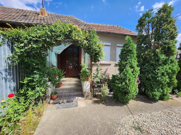 Casă cu 2 camere cu Teren 1600 Mp în Toboliu