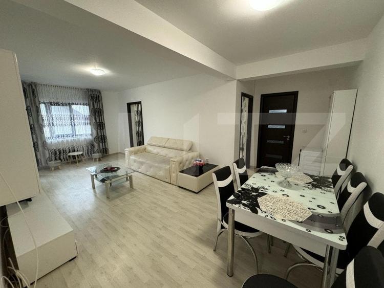 Apartament cu 3 camere semidecomandat, mobilat în Exterior Est