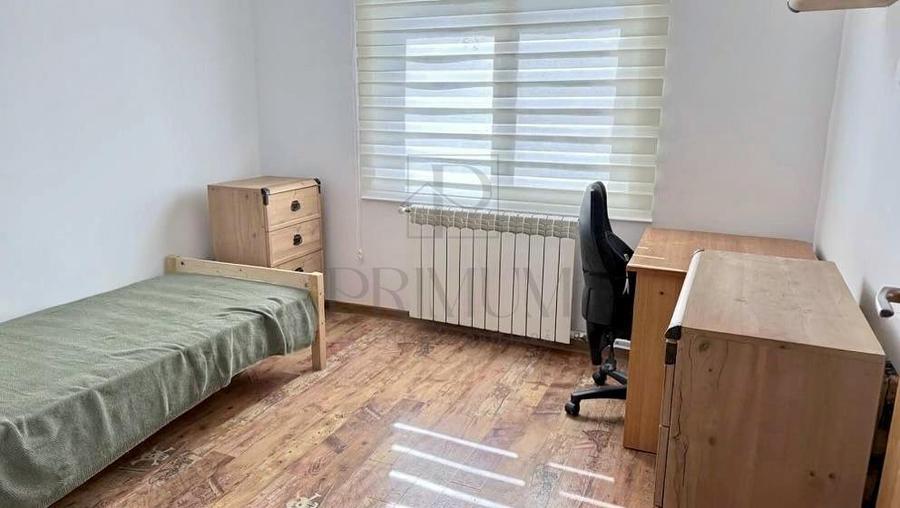 Apartament cu 3 camere semidecomandat în Dâmbovița