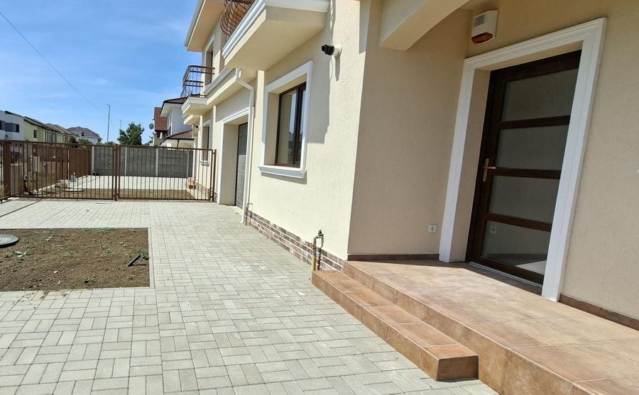 Casă individuală cu 4 camere cu Canalizare în Dumbrăvița