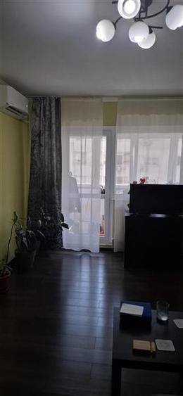 Apartament cu 2 camere decomandat în Tei