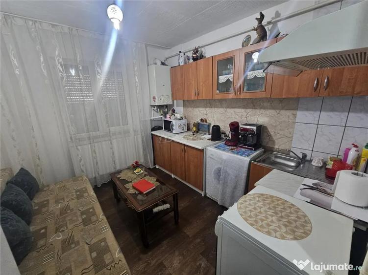 Garsonieră decomandată în Central