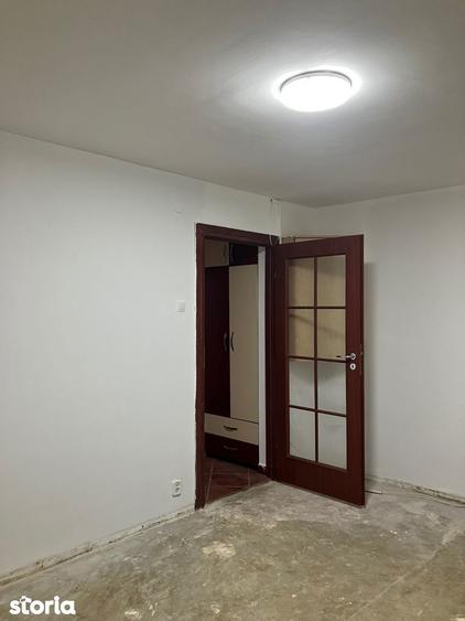 Apartament cu 2 camere decomandat, mobilat în Tei