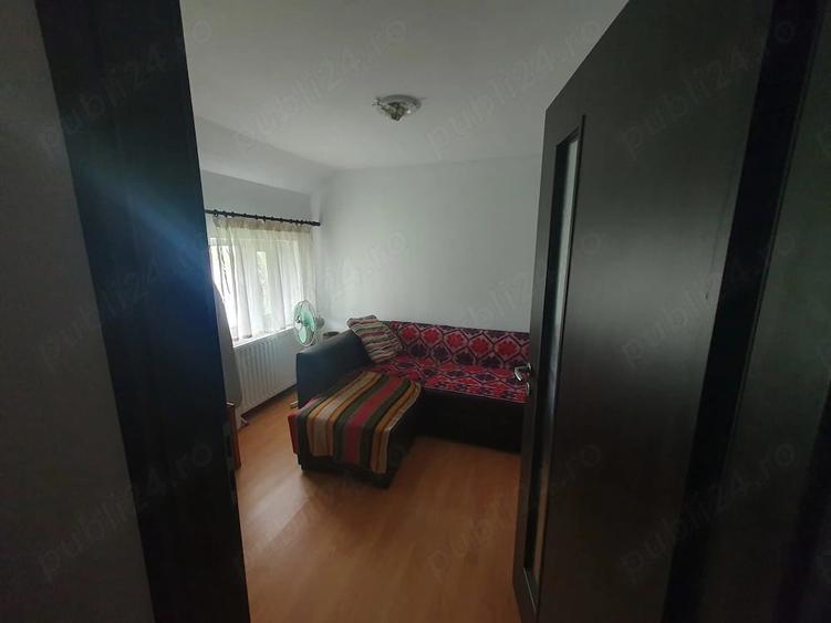 Casă cu 3 camere cu Teren 560 Mp în Andrășești