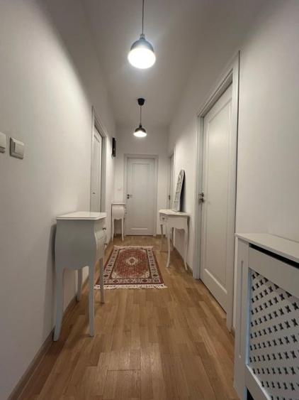 Casă individuală cu 5 camere cu Canalizare în Central
