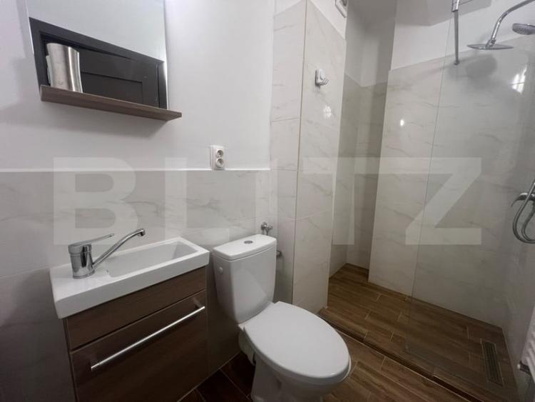 Apartament cu 3 camere semidecomandat în Florești