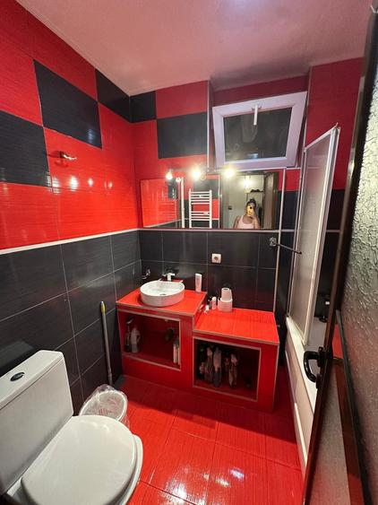 Apartament cu 3 camere decomandat în Sud