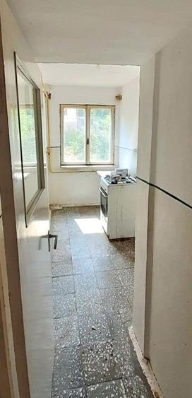 Vand apartament 3 camere in Moroasa 2 - 4