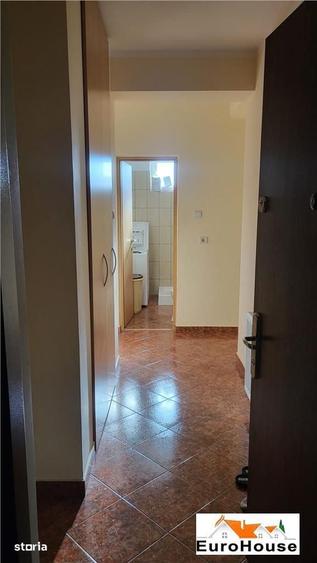 Apartament cu 3 camere în Cetate