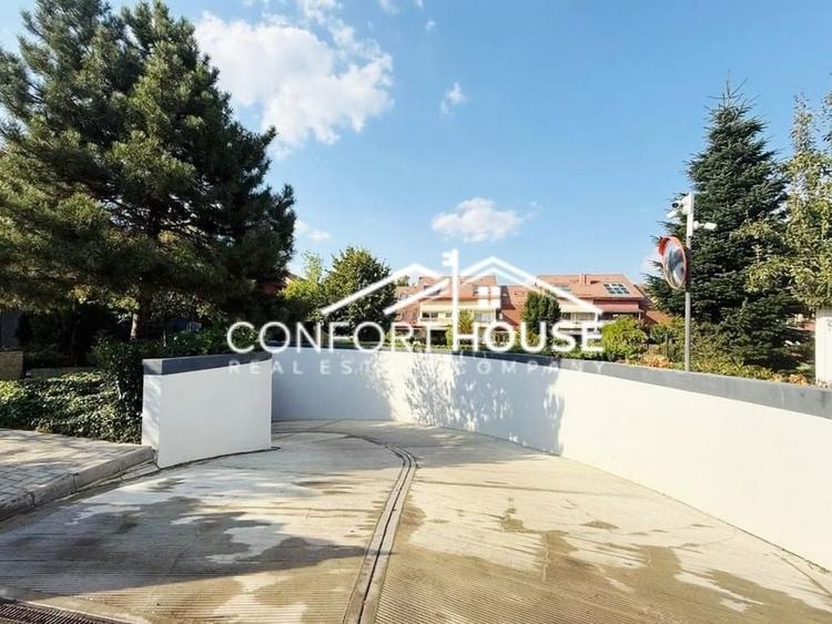 Casă individuală cu 6 camere cu Piscina în Iancu Nicolae
