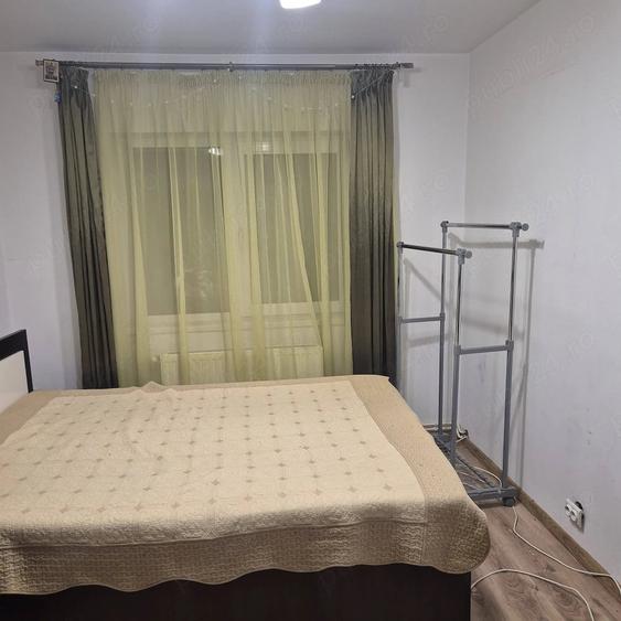 Apartament cu 3 camere decomandat în Astra
