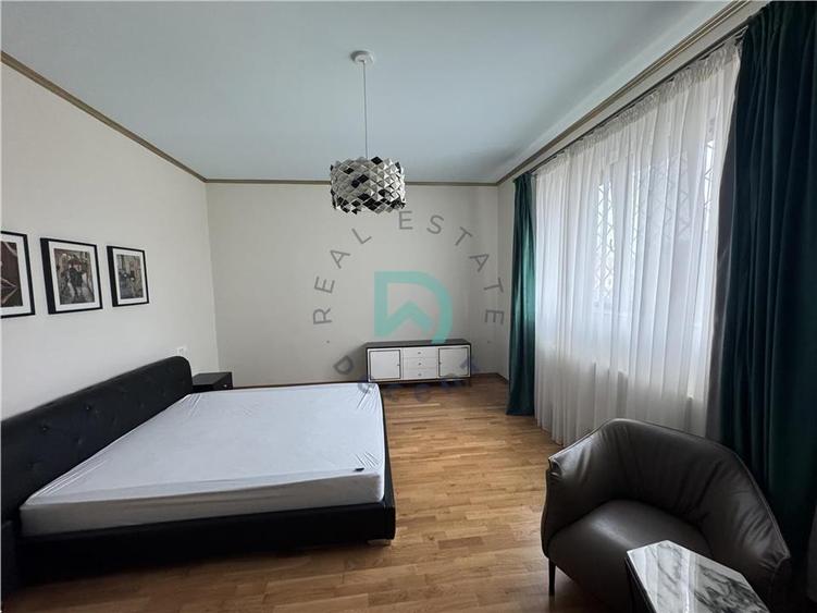 Apartament cu 2 camere semidecomandat, mobilat în Central