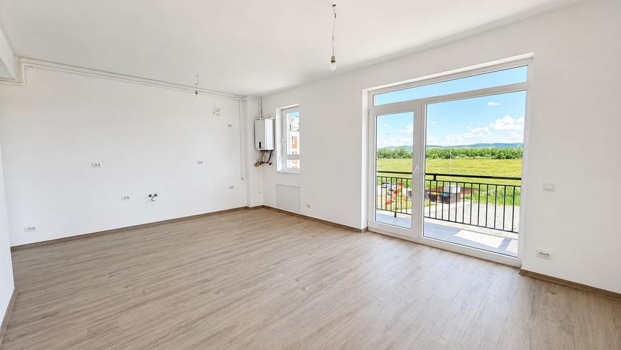 Apartament cu 3 camere decomandat în Turnișor