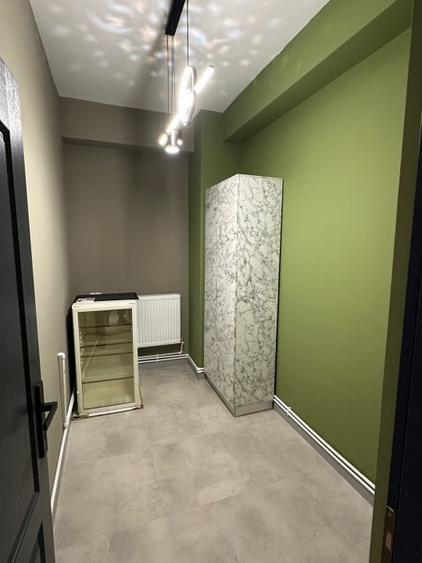 Spațiu comercial, de 60.200000762939 mp, în Rovine