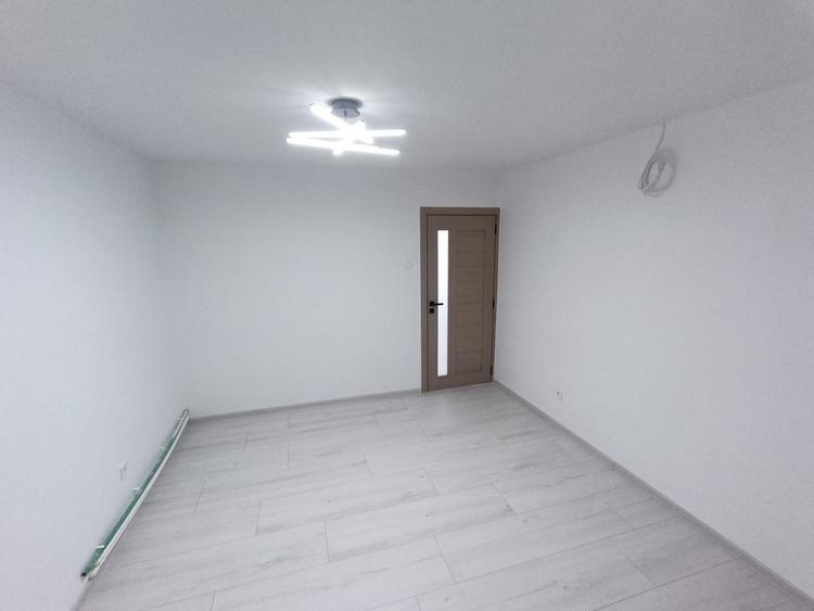 Apartament cu 3 camere decomandat în Stadion