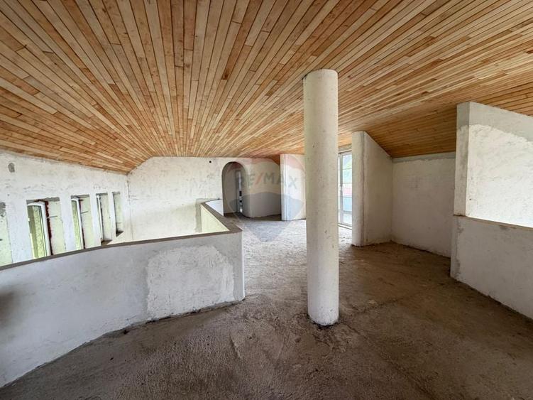 Proprietate spatioasa cu teren generos -în Buciumi /Somcuta Mare - 10