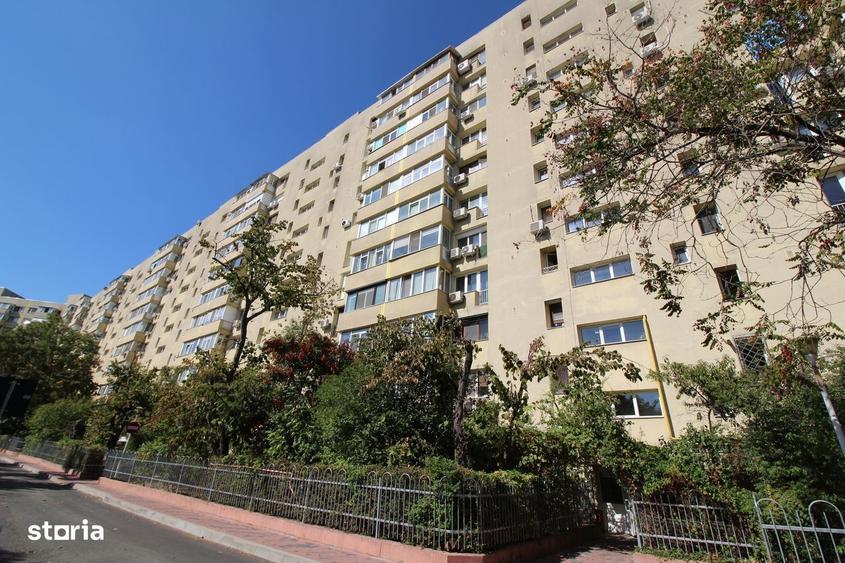 Apartament cu 3 camere semidecomandat în Titan
