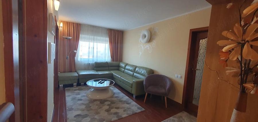 Apartament cu 3 camere decomandat în Central