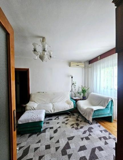 Apartament cu 4 camere decomandat, mobilat în Apărătorii Patriei