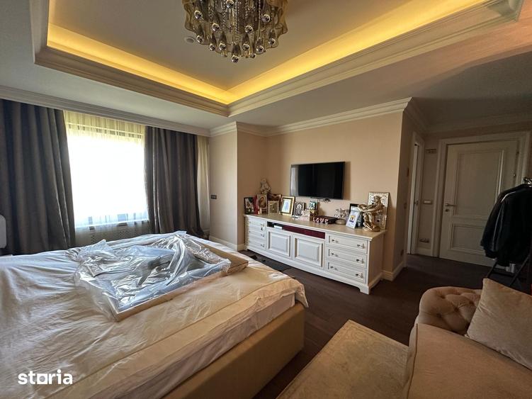 Apartament cu 5 camere în Arcul de Triumf