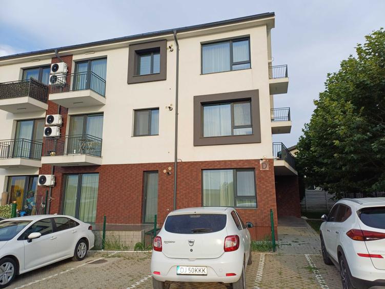 Apartament cu 2 camere decomandat în Cârcea