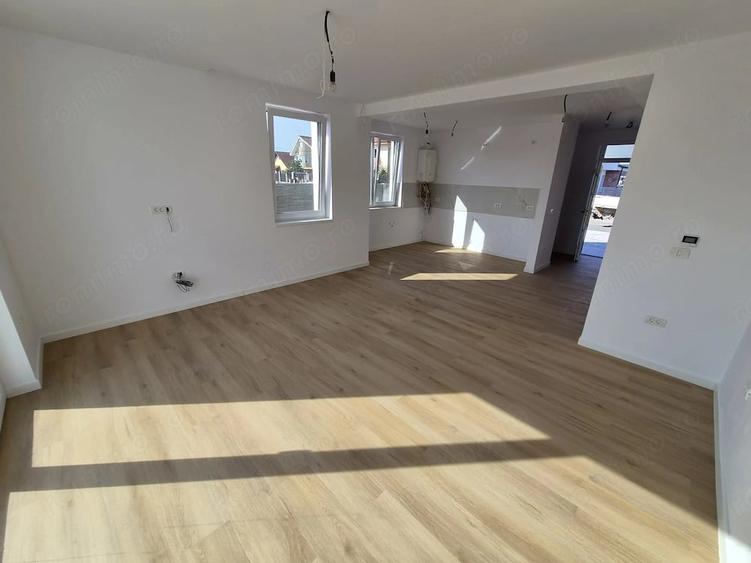 Casă cu 3 camere cu Teren 370 Mp în Moșnița Nouă