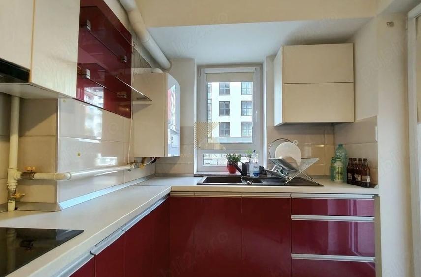 Apartament cu 2 camere decomandat în Tractorul