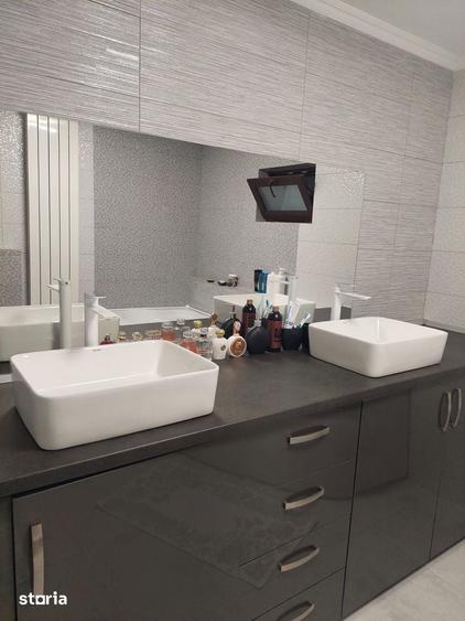 Casă cu 4 camere cu Teren 270 Mp în Războieni