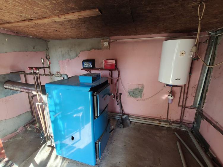 Casă cu 3 camere în Hătcărău