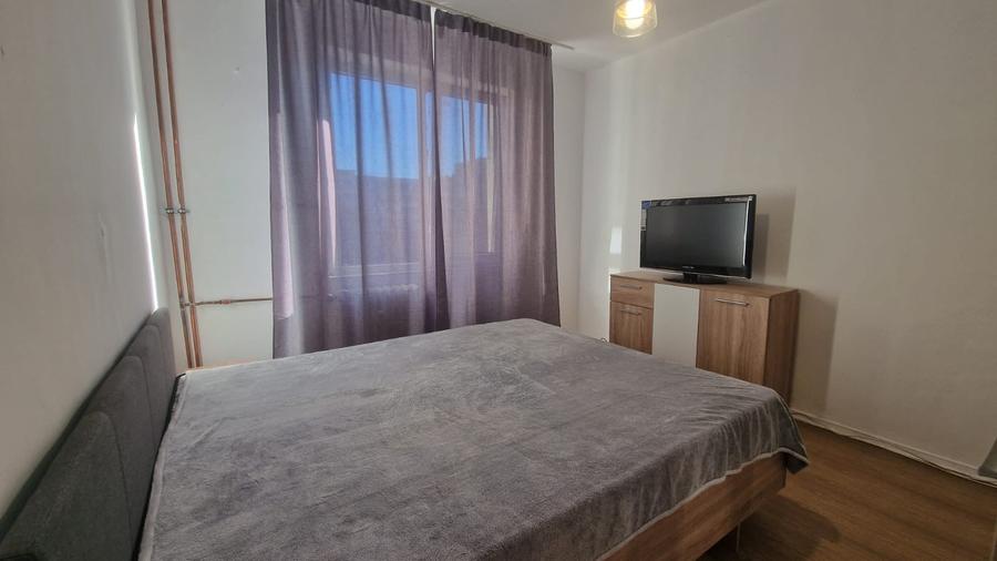 Apartament cu 3 camere decomandat în Rahova