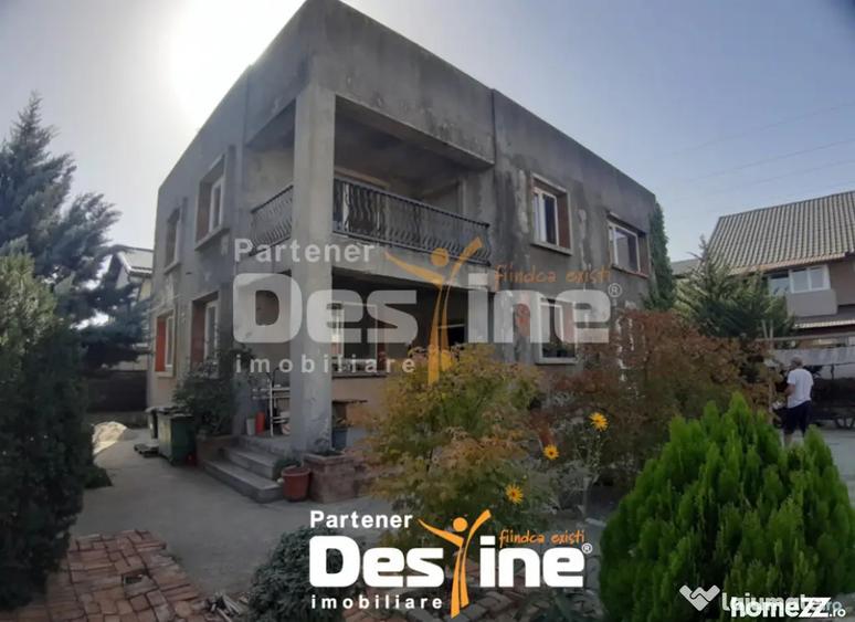 Casă cu 5 camere cu Teren 300 Mp în Central