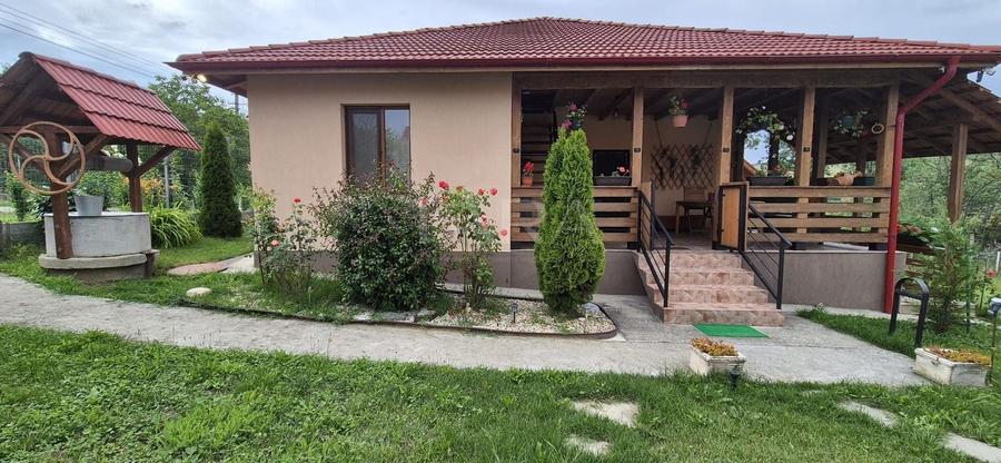 Casă individuală cu 3 camere cu Canalizare în Aluniș