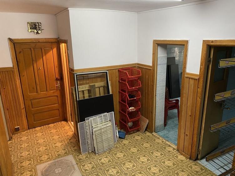 Spațiu comercial, de 110 mp, în Cet