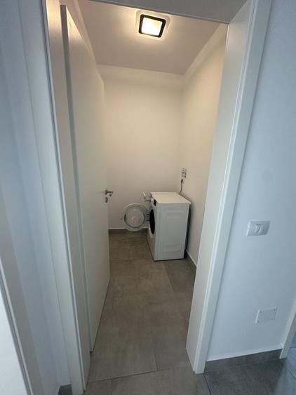 Apartament cu 2 camere decomandat în Tractorul
