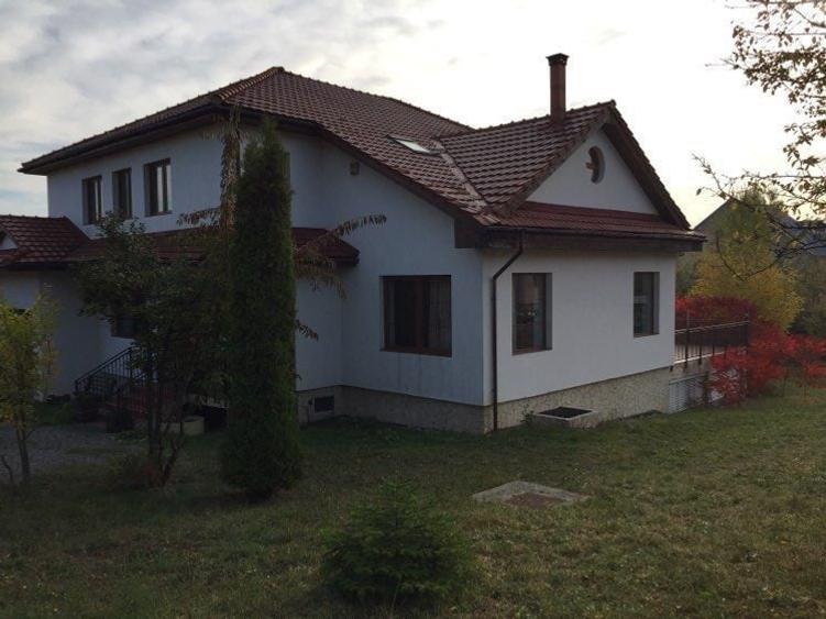 Casă individuală cu 5 camere cu Canalizare în Bună Ziua