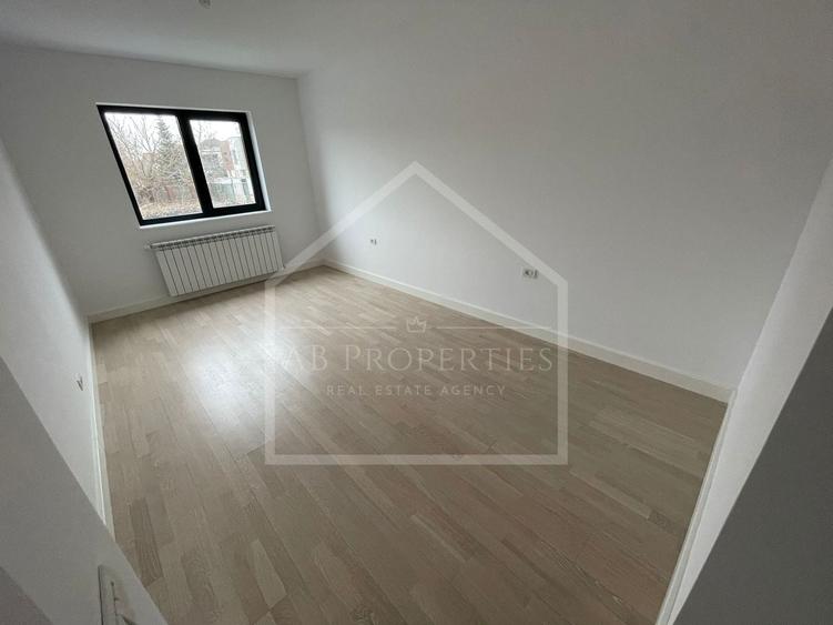 Apartament cu 4 camere decomandat, mobilat în Iancu Nicolae