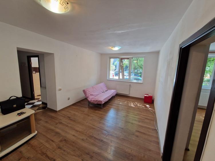 Apartament cu 2 camere semidecomandat, mobilat în Central — fotografia 1