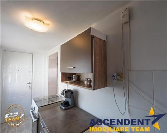 Casă cu 2 camere cu Teren 186 Mp în Simeria