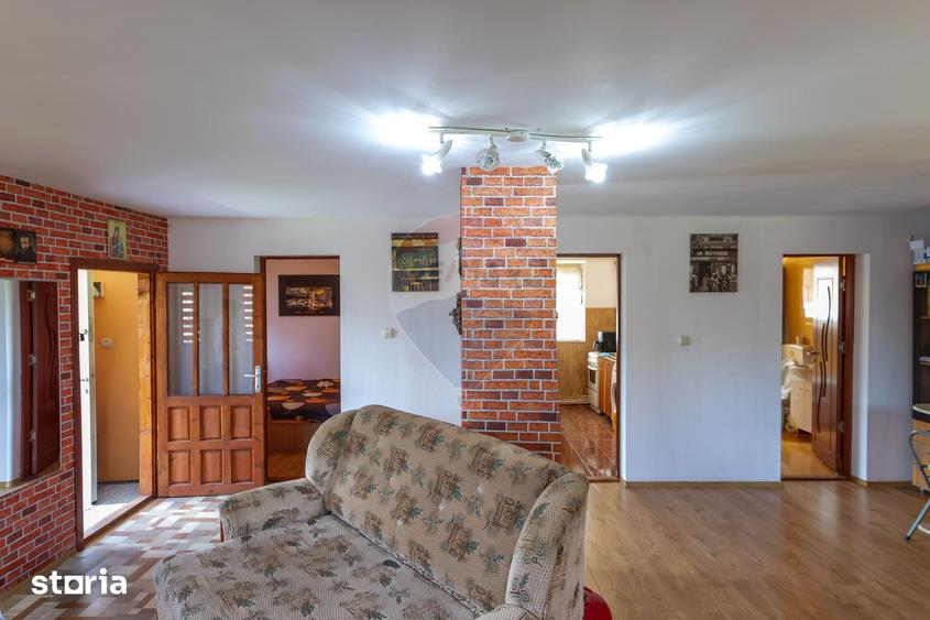 Casă cu 5 camere cu Teren 600 Mp în Hemeiuș