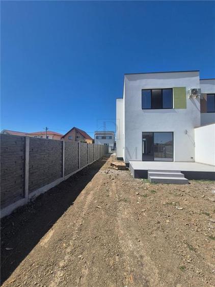 Duplex cu 3 camere cu Teren 330 Mp în Moșnița Nouă
