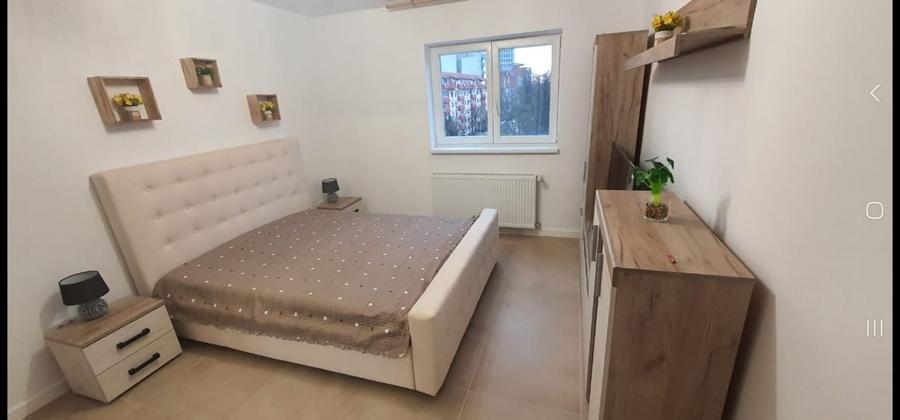 Apartament cu 2 camere decomandat în Aradului