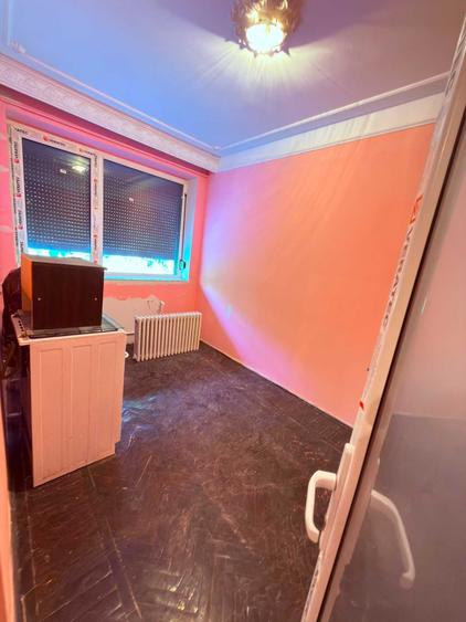 Apartament cu 3 camere semidecomandat în Copou