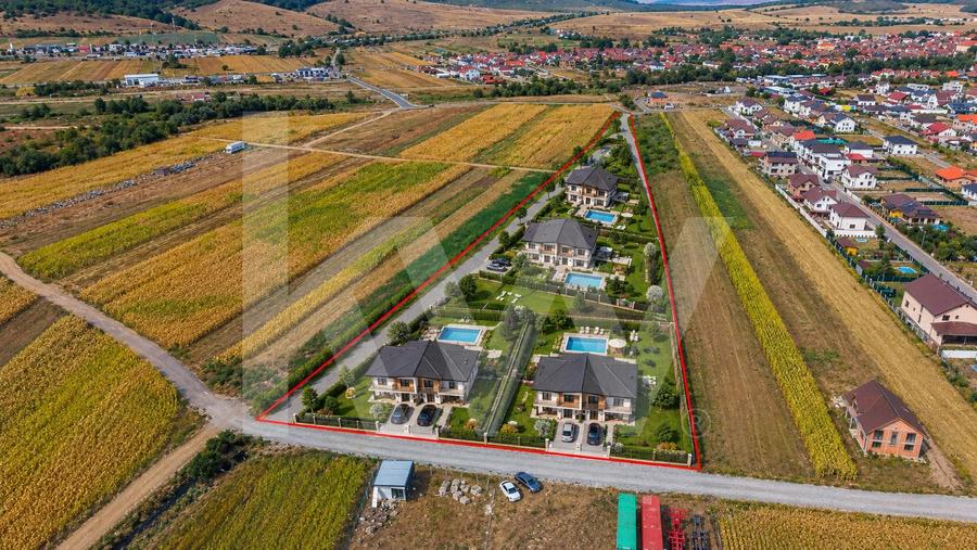 Teren Construcții intravilan de 3752 mp, în Cristian