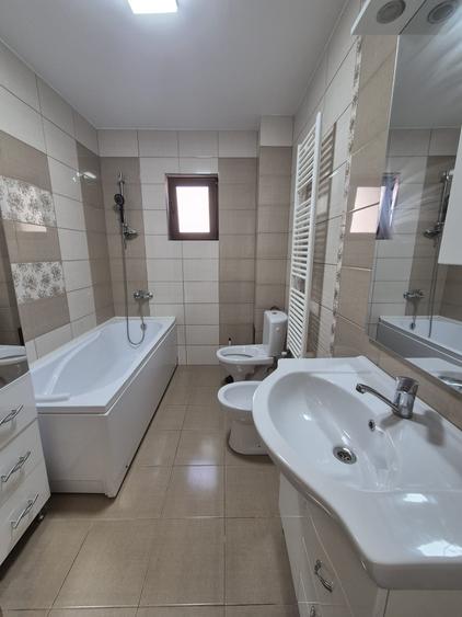 Casă individuală cu 3 camere cu Canalizare în Aeroport