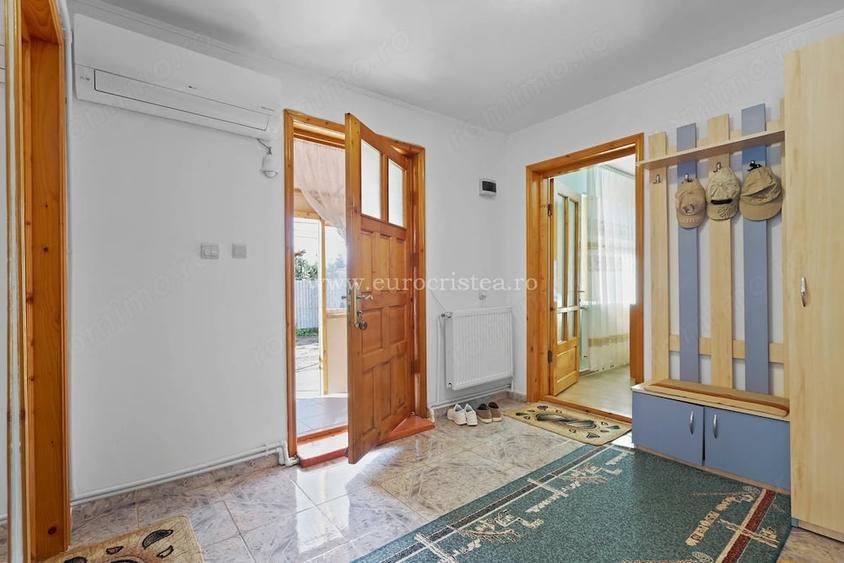 Casă cu 2 camere cu Teren 610 Mp în 23 August