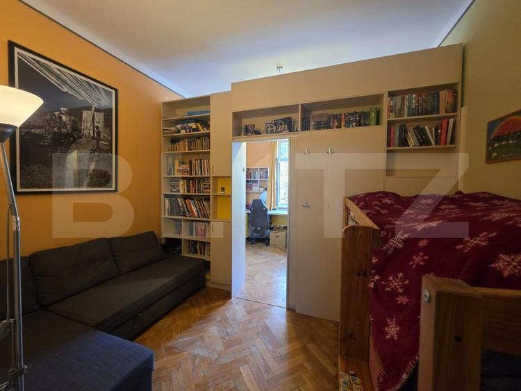 Apartament cu 3 camere semidecomandat, mobilat în Semicentral