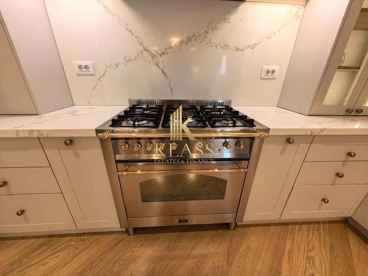 Duplex cu 5 camere cu Canalizare în Iancu Nicolae