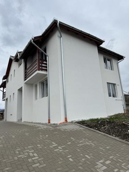 Casă cu 4 camere în Lazaret
