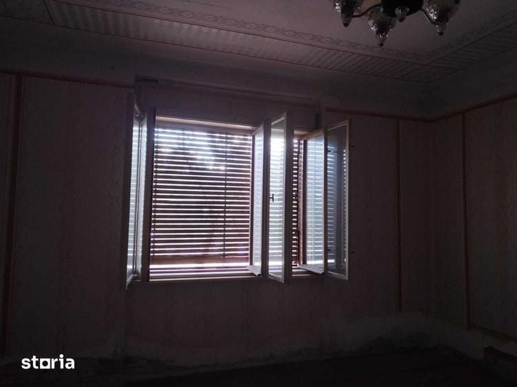 Casă cu 2 camere cu Teren 800 Mp în Central