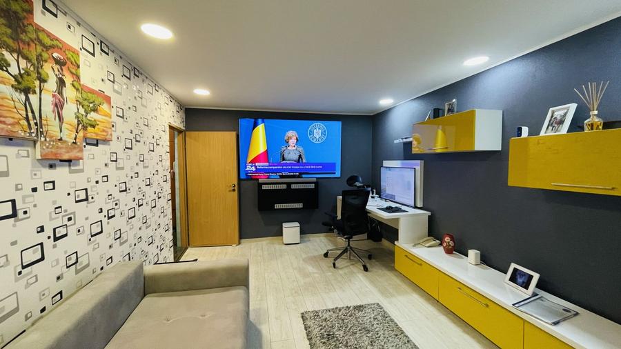 Apartament cu 2 camere decomandat, mobilat în